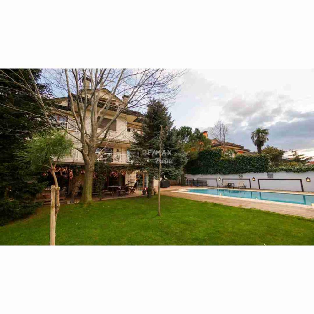 ACARKENT SİTESİ ÖZEL KONUM, ASANSÖR, ÇELİK ÇATI SATILIK VİLLA